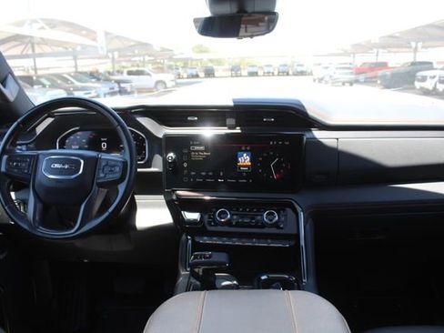 Used 2024 GMC Sierra 1500 AT4 w/ Technology Package AWD/4WD image 21
