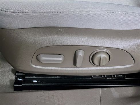 Used 2025 Chevrolet Malibu LT image 11