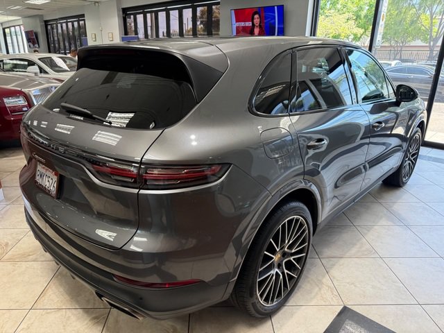 Used 2019 Porsche Cayenne AWD/4WD image 5