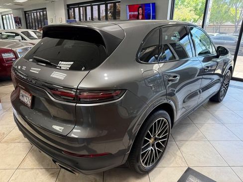 Used 2019 Porsche Cayenne AWD/4WD image 5