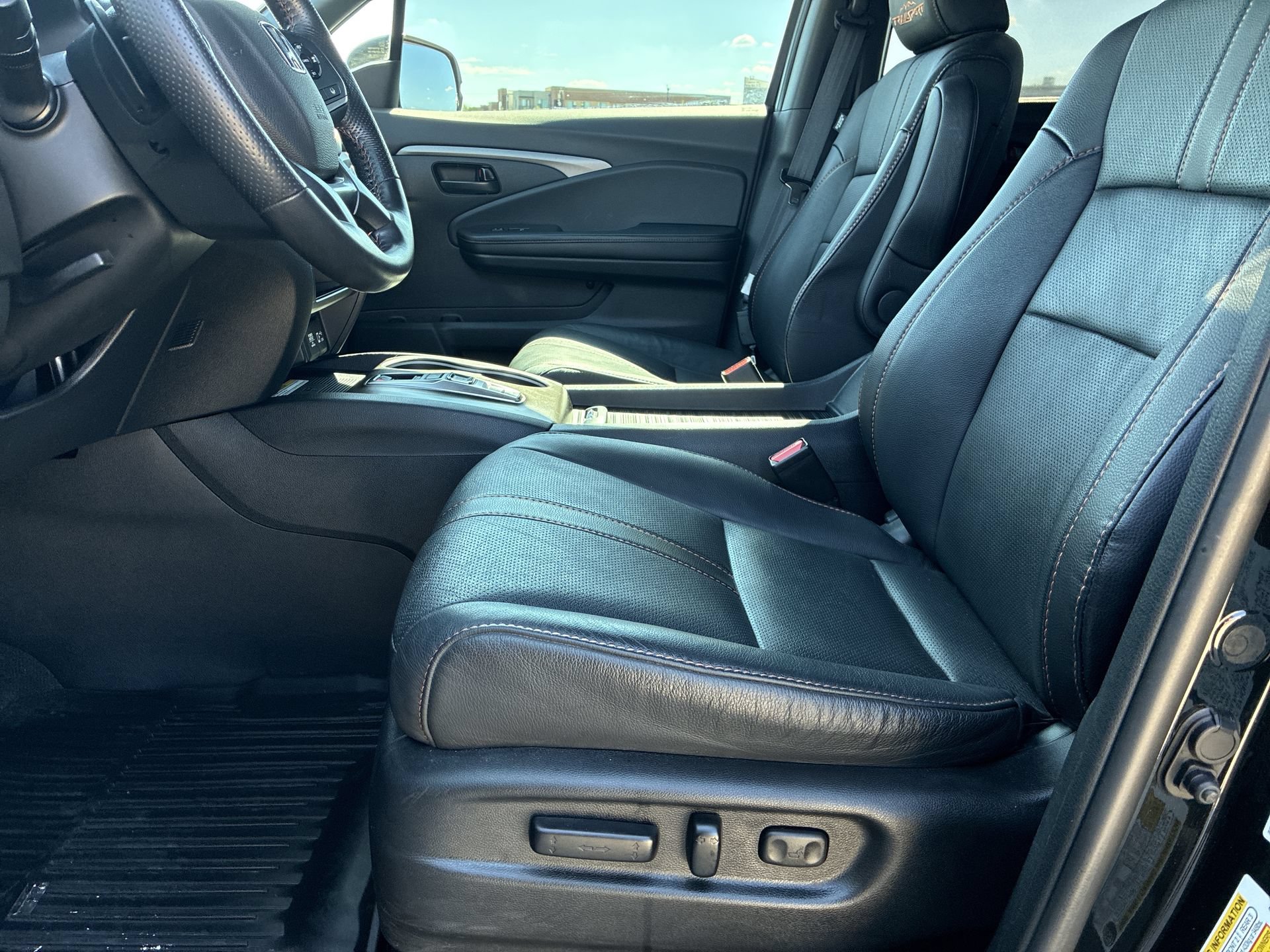 Certified 2023 Honda Passport TrailSport image 18