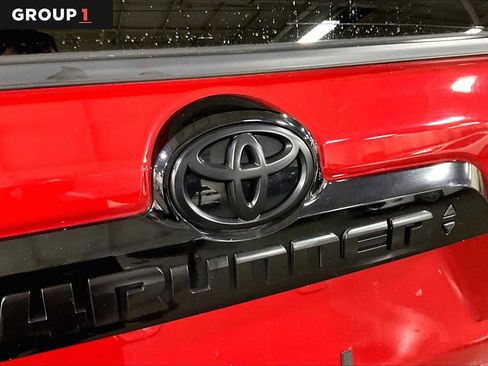 Used 2021 Toyota 4Runner Venture w/ Moonroof Package image 30