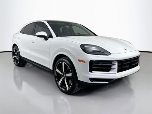 Certified 2025 Porsche Cayenne Coupe image 9