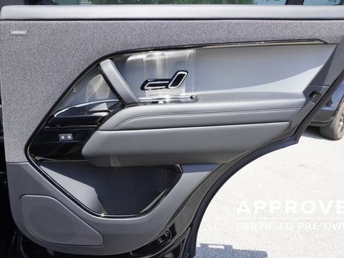 Used 2025 Land Rover Range Rover Sport SE AWD/4WD image 25
