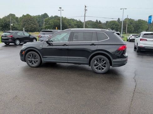 Used 2022 Volkswagen Tiguan SE w/ Panoramic Sunroof Package AWD/4WD image 7