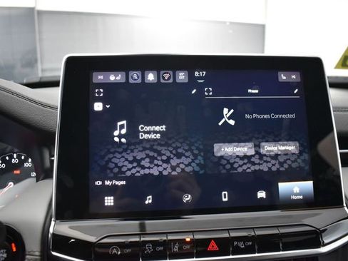 Used 2025 Jeep Compass Limited image 25