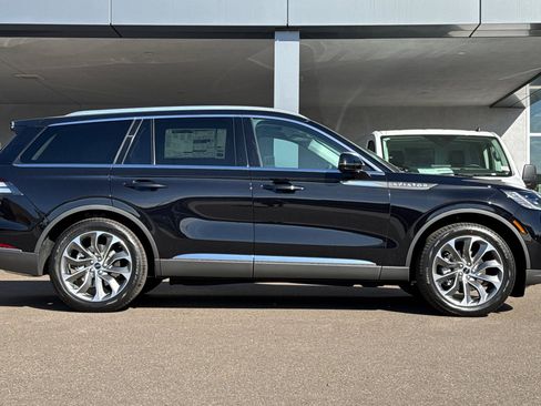 New 2025 Lincoln Aviator Reserve w/ Luxury Package image 2