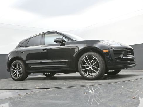 New 2026 Porsche Macan image 28