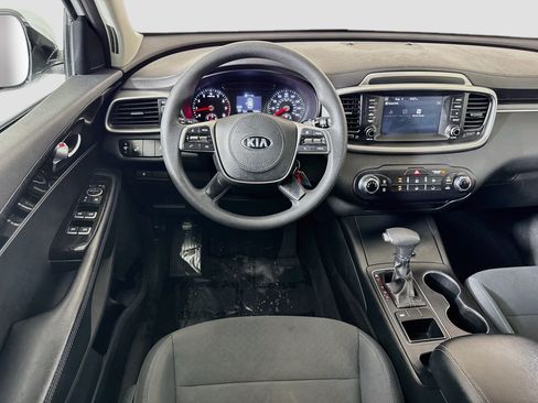 Used 2019 Kia Sorento FWD image 17