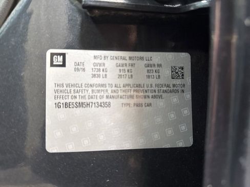 Used 2017 Chevrolet Cruze LT image 24