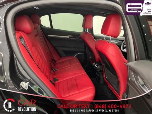 Used 2022 Alfa Romeo Stelvio Veloce image 42