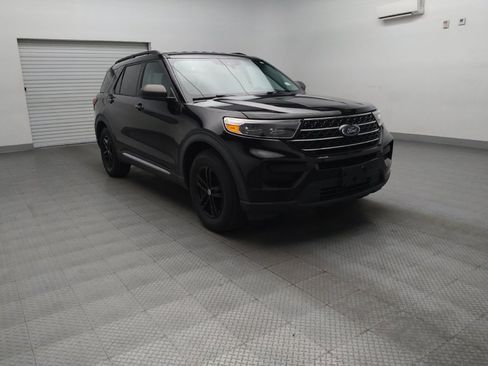 Used 2021 Ford Explorer XLT RWD image 13