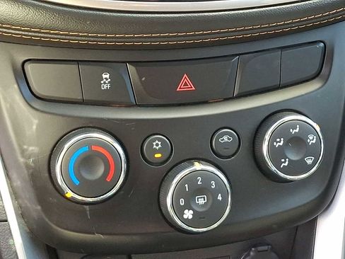 Used 2022 Chevrolet Trax LT image 15