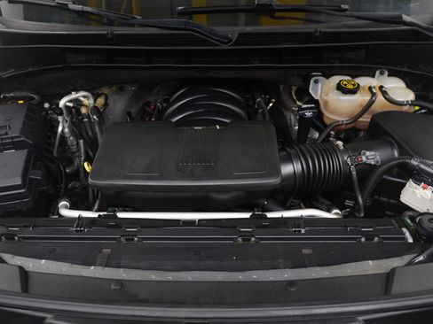 Used 2021 GMC Yukon XL SLT w/ SLT Premium Package image 35