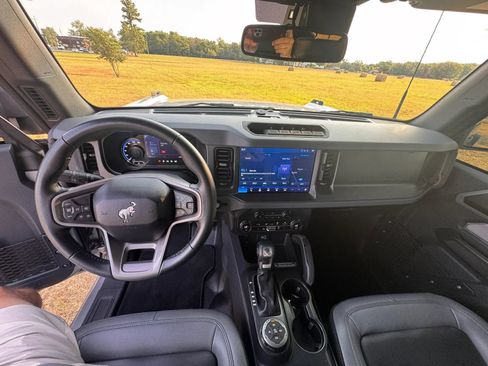 Used 2024 Ford Bronco Big Bend w/ Sasquatch Package AWD/4WD image 10