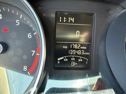 Used 2016 Volkswagen Jetta SE FWD image 9