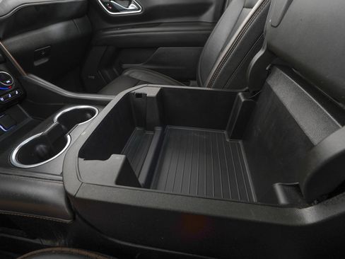 Used 2023 Chevrolet Tahoe High Country w/ Premium Package RWD image 32
