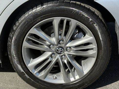 Used 2017 Toyota Camry SE image 12
