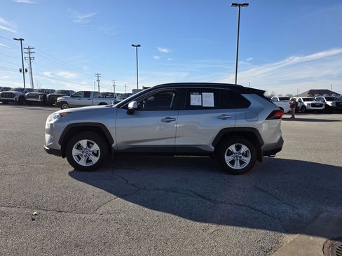 Used 2020 Toyota RAV4 XLE image 4