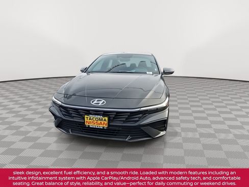 Used 2024 Hyundai Elantra SEL image 3