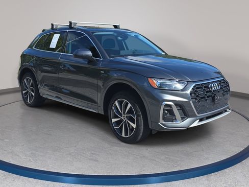 Used 2023 Audi Q5 2.0T Premium w/ Convenience Package AWD/4WD image 3