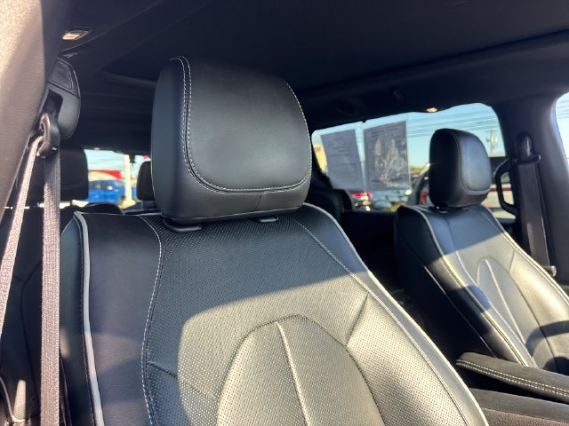 Used 2026 Chrysler Pacifica Limited FWD image 31