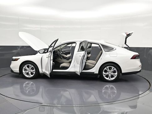 Used 2025 Honda Accord LX image 41