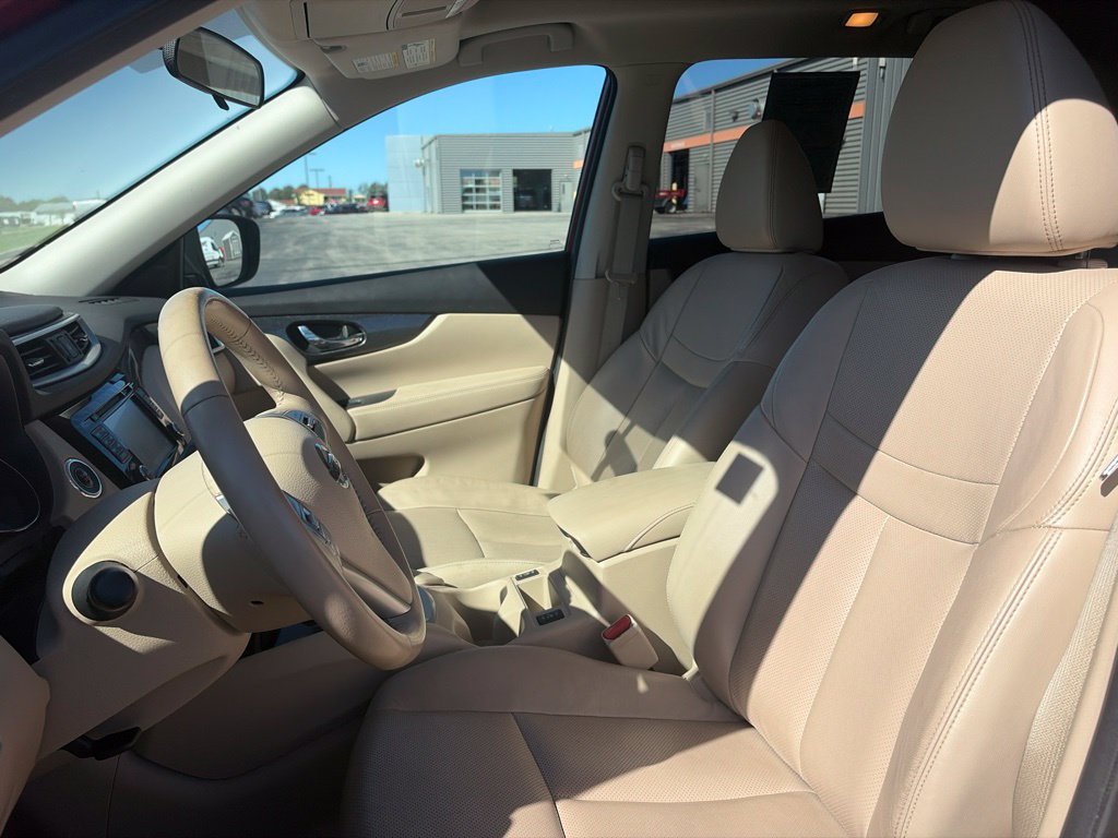 Used 2015 Nissan Rogue SL w/ SL Premium Package AWD/4WD image 9