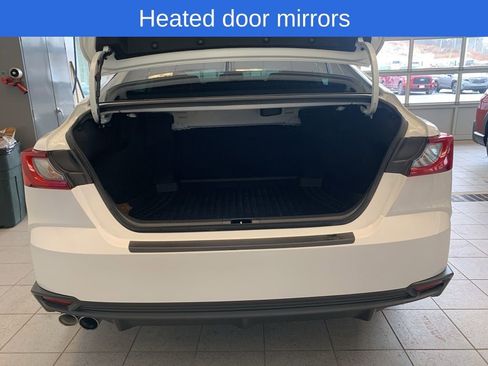 Used 2025 Toyota Camry SE image 15