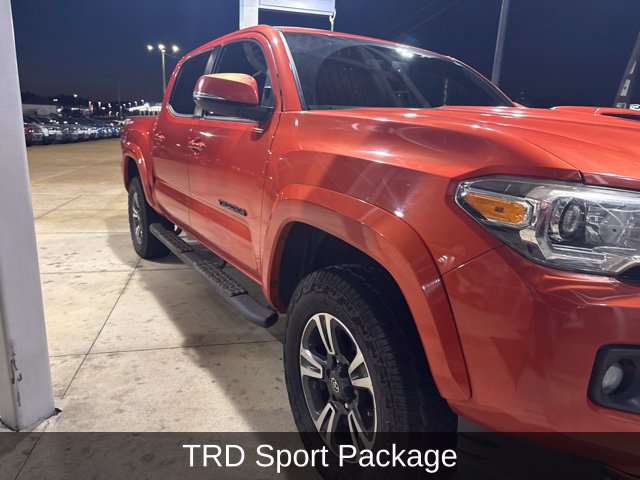 Used 2017 Toyota Tacoma TRD Sport w/ Tow Package RWD image 6