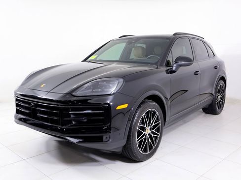 Certified 2024 Porsche Cayenne w/ Premium Package Plus (PFM) image 1