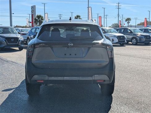 New 2026 Nissan Kicks SR image 4