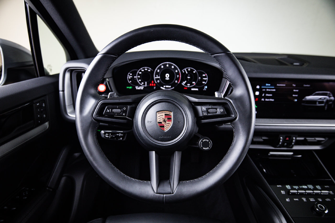 Certified 2026 Porsche Cayenne AWD/4WD image 26
