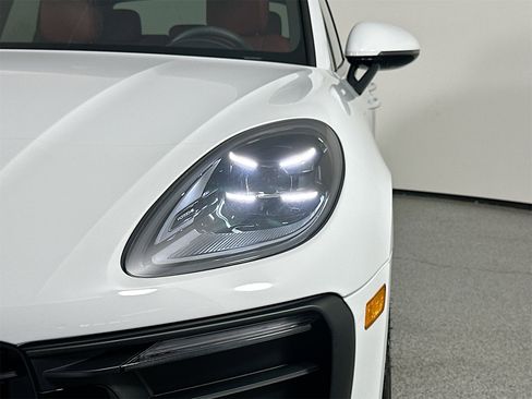 New 2025 Porsche Macan Turbo image 15