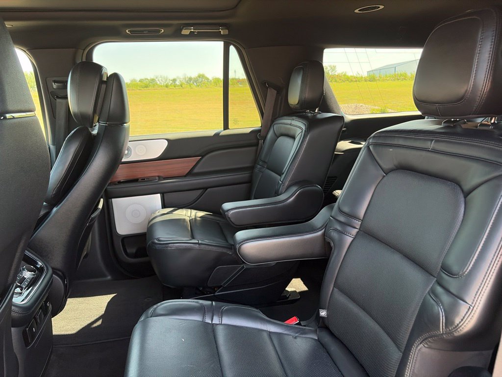 Used 2020 Lincoln Navigator Reserve w/ Luxury Package AWD/4WD image 13