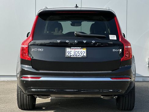 Used 2023 Volvo XC90 B6 Ultimate w/ Lounge Package image 4