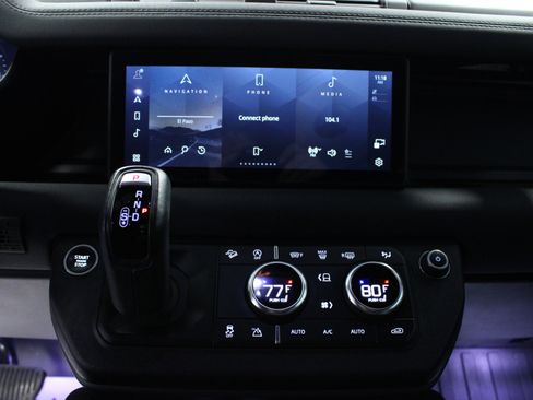 Used 2021 Land Rover Defender 90 X-Dynamic S image 21