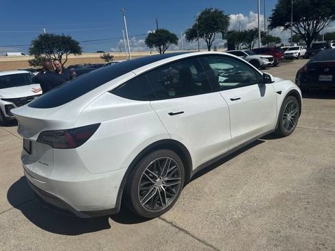 Used 2022 Tesla Model Y Long Range AWD/4WD image 8