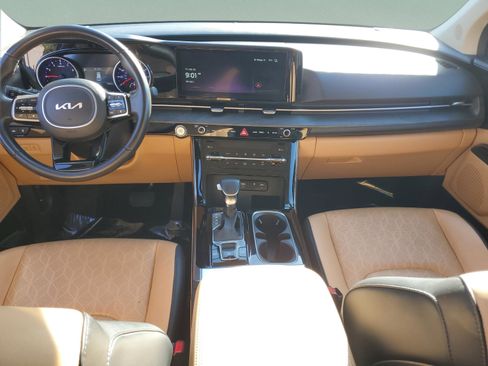 Certified 2023 Kia Carnival EX image 12