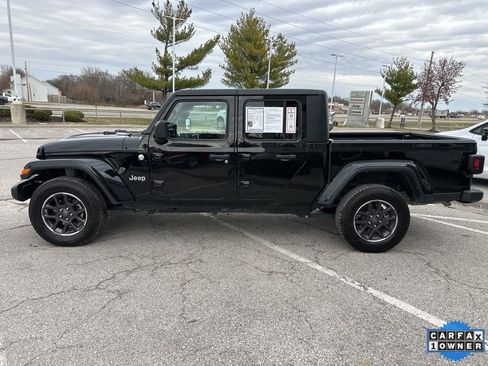 Used 2023 Jeep Gladiator Overland image 18