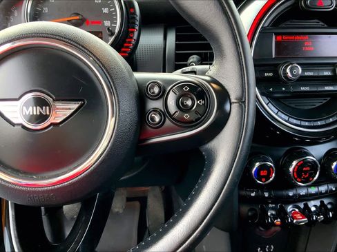 Used 2015 MINI Cooper 2-Door Hardtop image 23