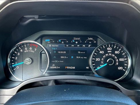 Used 2017 Ford F150 Platinum w/ Equipment Group 701A Luxury image 14