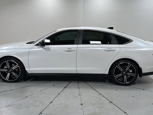 Used 2023 Honda Accord Sport image 8