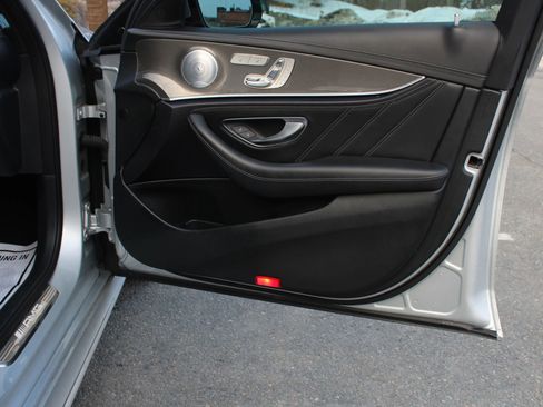 Used 2018 Mercedes-Benz E 63 AMG S image 18