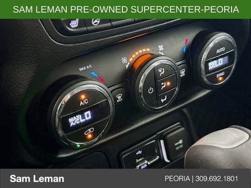 Used 2017 Jeep Renegade Altitude AWD/4WD image 15