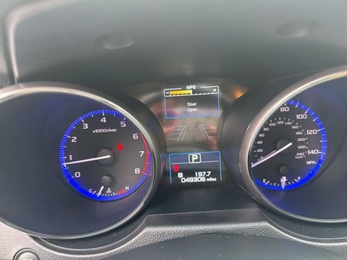 Used 2017 Subaru Outback 2.5i Premium image 16