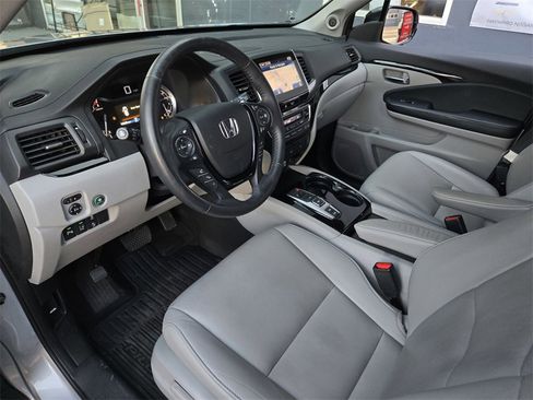 Used 2017 Honda Pilot Touring image 10