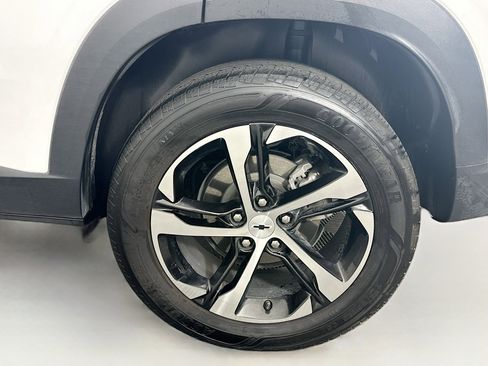 Used 2024 Chevrolet Trax RS image 11