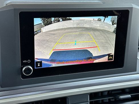 Used 2025 Toyota Tacoma SR5 AWD/4WD image 16