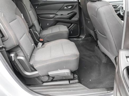 Used 2018 Chevrolet Traverse LT image 31